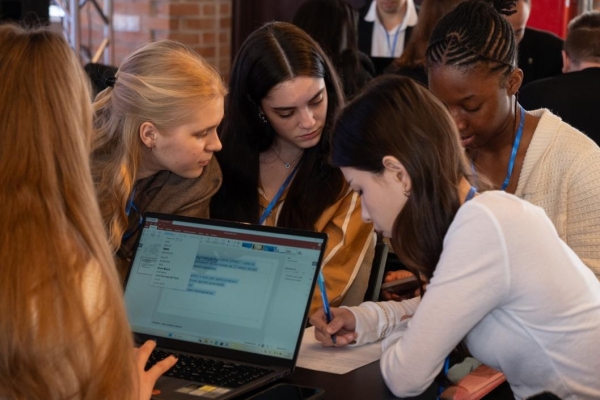 ����� 100 ���������� ���������� 